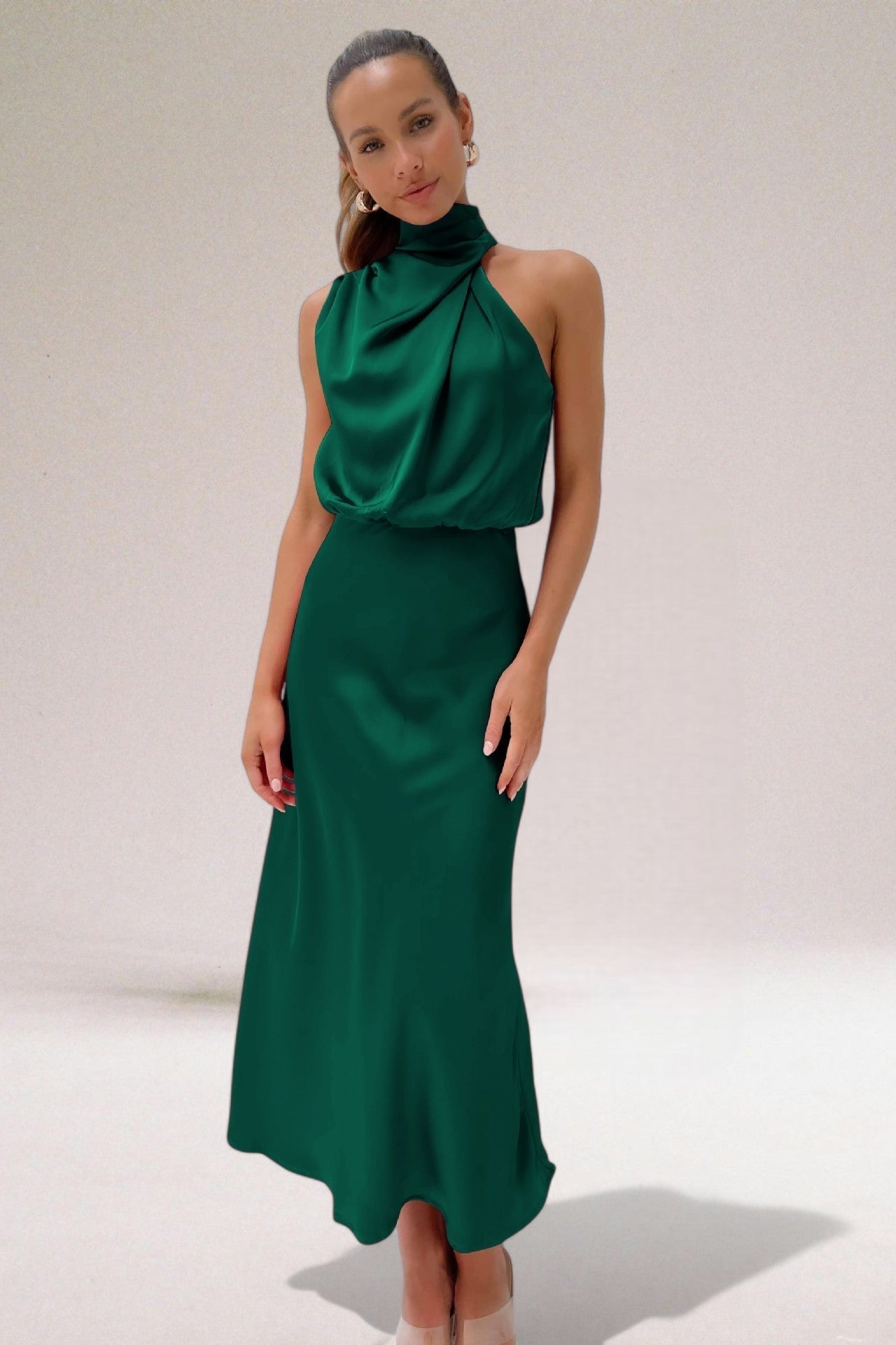 Flavia™ | Robe dos nu en satin glamour 
