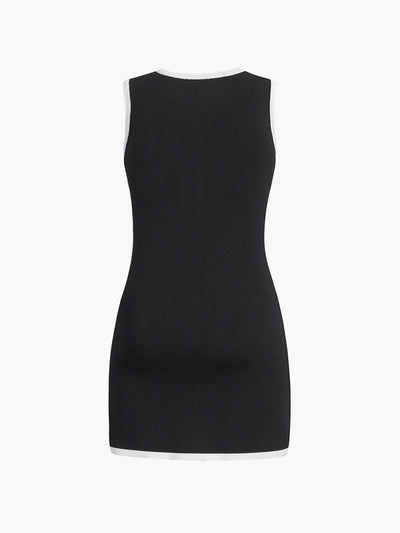 Kiana | Robe pull courte sans manches à boutons et poches multiples 